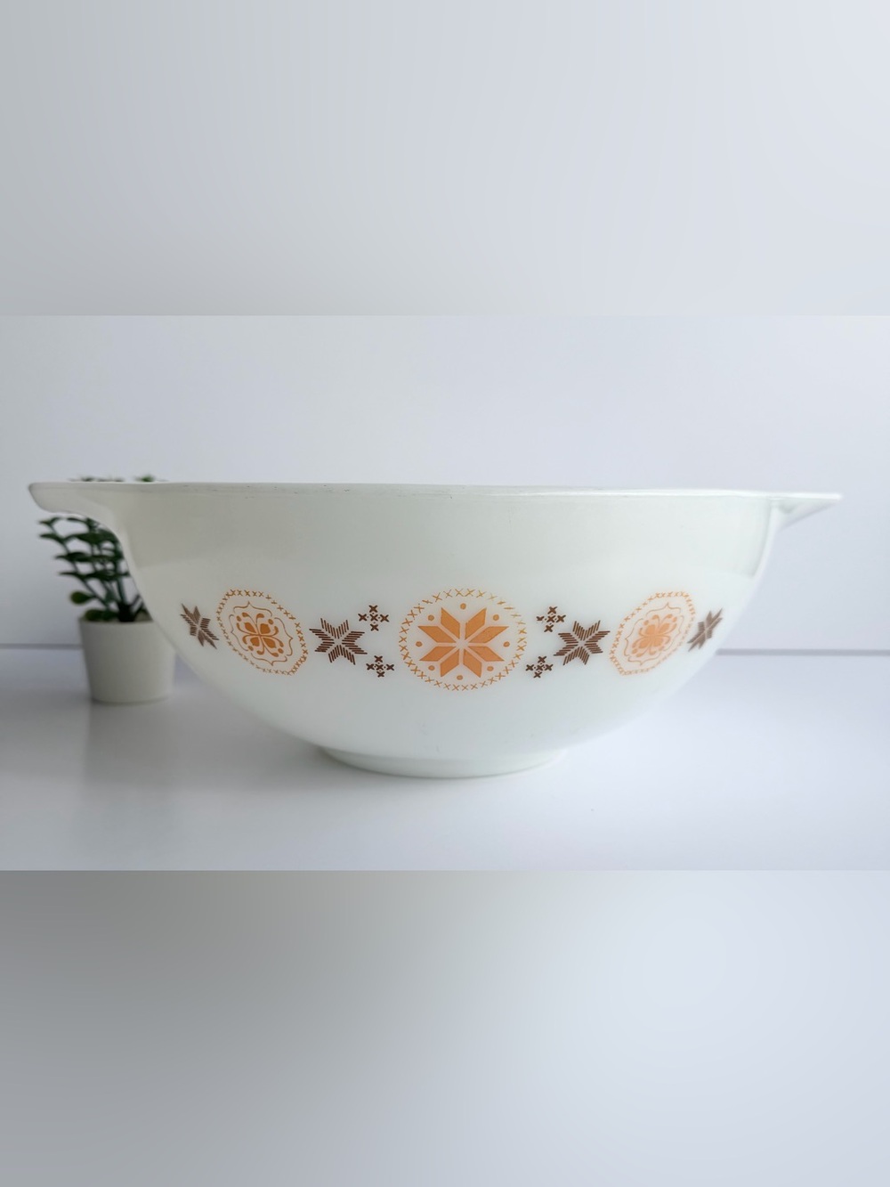 Vintage Pyrex Town & Country 4 Quart Cinderella Mixing Bowl #444 Orange Star 60s